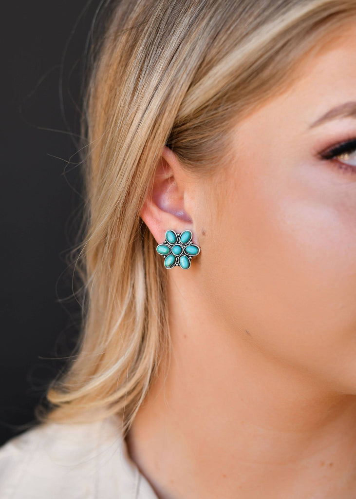 West & Co. .75" Turquoise Flower Stud Earring - DBC Boutique